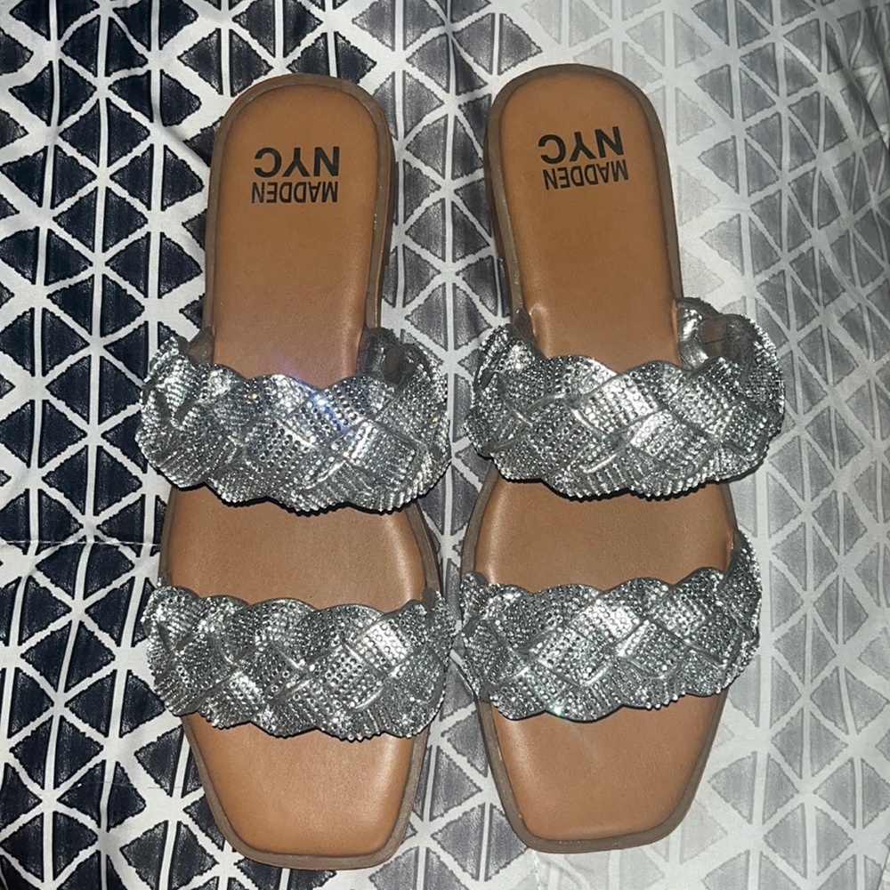 Madden NYC Flat Sandals , silver , size 8 1/2